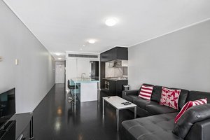 Robertson Street Apartments II