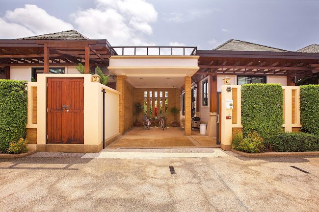 Family Villa Apartment in Rawai Beach