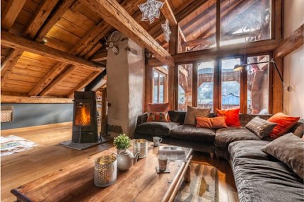 TRADITIONAL LUXURY ALPINE CHALET IN MORZINE