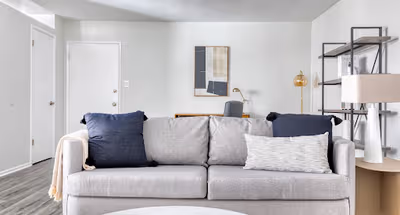 N Wetherly Dr Apartment