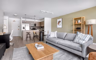 S Ashland Ave Serviced Apartment