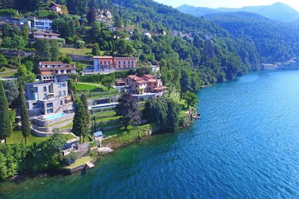 ULTRA MODERN LUXURY RETREAT ON THE FIRST LINE OF LAKE COMO!