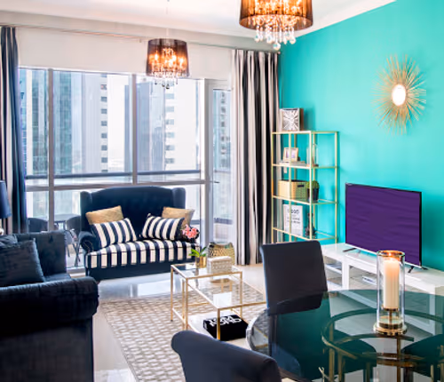 Designer Marina Apartment With Spectacular Canal View