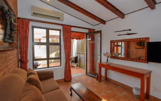 Clinch Crescent St Serviced Apartment