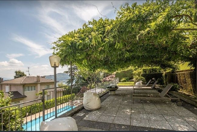 ALL-ENCOMPASSING LUXURY 600M2 VILLA WITH MAGICAL EXQUISITE VIEWS OF LAKEMAGGIORE