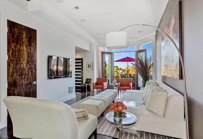 19th St NW Serviced Apartment
