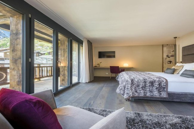 EXCEPTIONAL PENTHOUSE IN PRIME LOCATION-CENTRAL ZERMATT