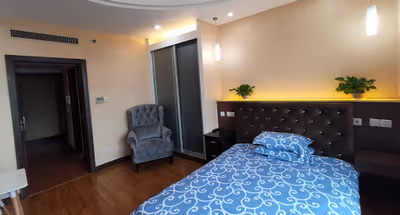 Zhongshan Park Station Apartments