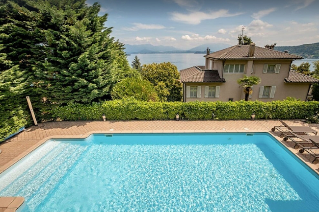 ALL-ENCOMPASSING LUXURY 600M2 VILLA WITH MAGICAL EXQUISITE VIEWS OF LAKEMAGGIORE