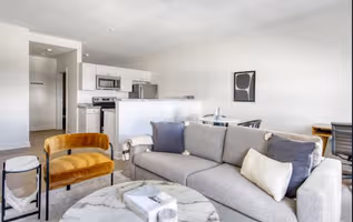 1st St Serviced Apartment