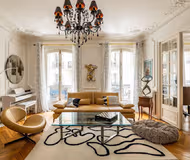 The Crown On Avenue des Champs Elysée