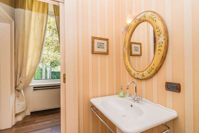 LAKE COMO HISTORIC LUXURY VILLA- 1200M2 OF PURE SPLEDOUR