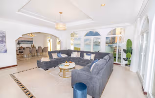 Luxury 6 BR Villa in Palm