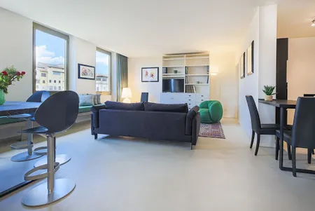 A LUXURY RESIDENCE JUST OFF PONTE VECHHIO