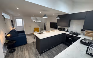 (TOW8a) Tower Hide 1p