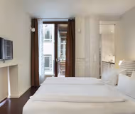 Belfort Master Suite with balcony