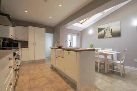 4 Bed Central Renovated House