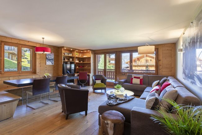 A Sun Lit Chalet Apartment in the Ski Resort of Verbier