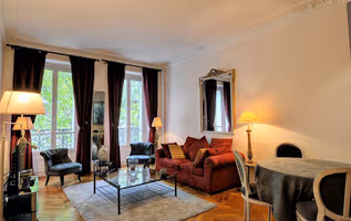 PARISIAN DREAM LA TOUR MAUBOURG INVALIDES UNESCO