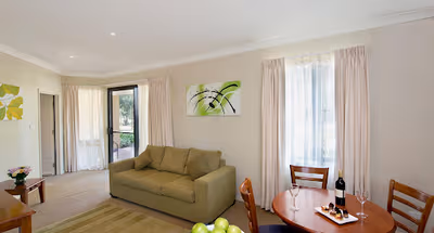 McDonalds Road Apartments