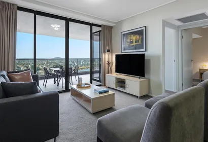 Oaks Brisbane Aurora Suites