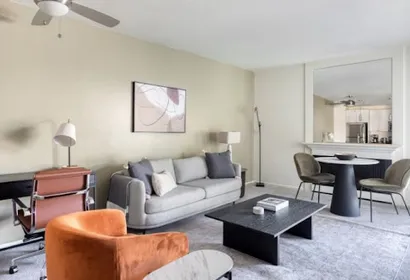 E Del Mar Serviced Apartment