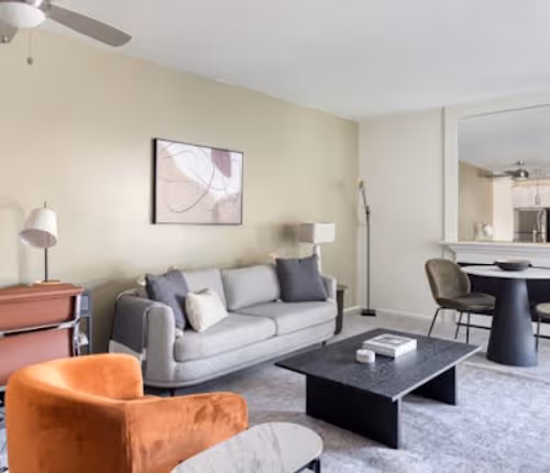 E Del Mar Serviced Apartment