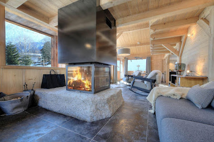 A Gorgeous Traditional Chalet Castor