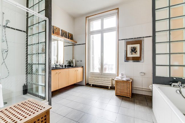 REDEFINING LUXURY OF HAUSSMANN ERA-300M2 LOUVRE ELEGANCE