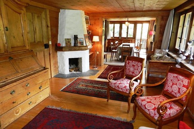 A Traditional Alpine 240 sqm Chalet in Central Gstaad