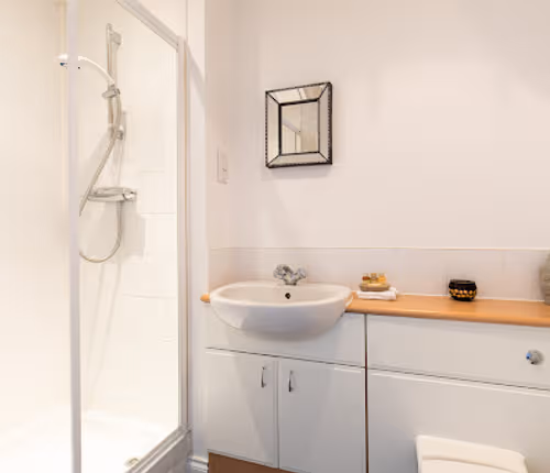 Bathroom - 2 bed apartment