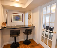 Jay Street-Multi Level Apartment