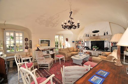 A Luxurious French Villa in a Picturesque Provencal Village