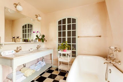 Luxury 17th Century Mansion in Center of Saint-Germain en Laye