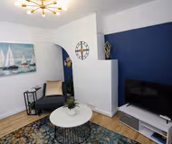 03 Bedroom Hillingdon House in Uxbridge