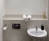 Bathroom at Lakeside Two Bed Luxury Flat No Parties No Events
