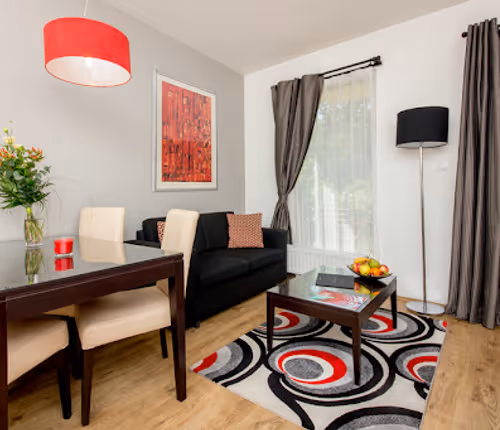 Escala Hotel & Suites II