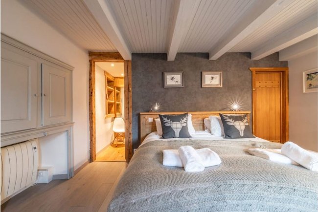 TRADITIONAL LUXURY ALPINE CHALET IN MORZINE