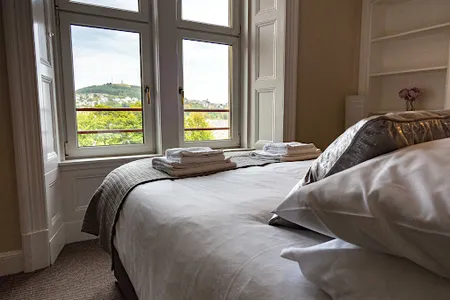 Bright Apartment, Near University + City Centre