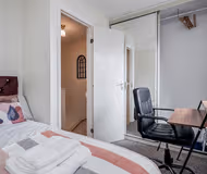 1 bedroom apartment at Underwood Road Apartment in Woodford