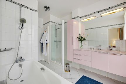 200M2 LUXURY IN AVENUE FRANKLIN D ROOSEVELT