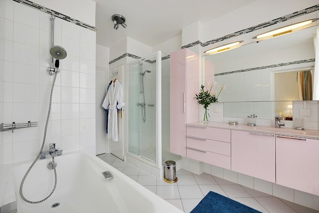 200M2 LUXURY IN AVENUE FRANKLIN D ROOSEVELT