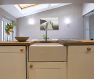 Spacious 4 Bedroom House- Walking Distance to City Centre & Great Backyard