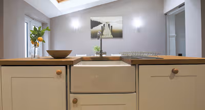 Spacious 4 Bedroom House- Walking Distance to City Centre & Great Backyard
