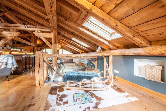 TRADITIONAL LUXURY ALPINE CHALET IN MORZINE