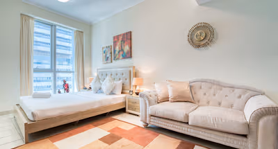 Simplistic living area in Torch Tower Serviced Apartments, Dubai Marina