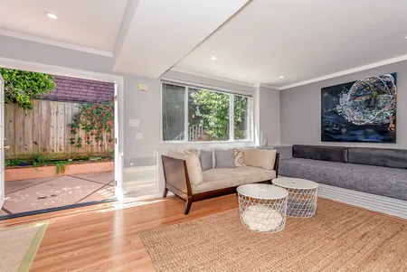Living area at Leavenworth St &amp; Francisco St Apartments
