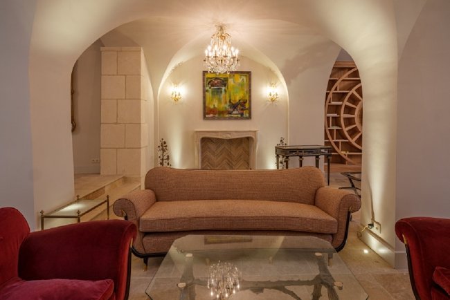 A Magical and Excessive St Remy Villa