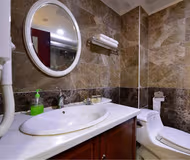 Jinyuchi Middle Street Serviced Apartments