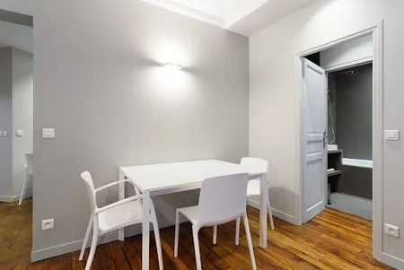 Faraday Serviced Apartment
